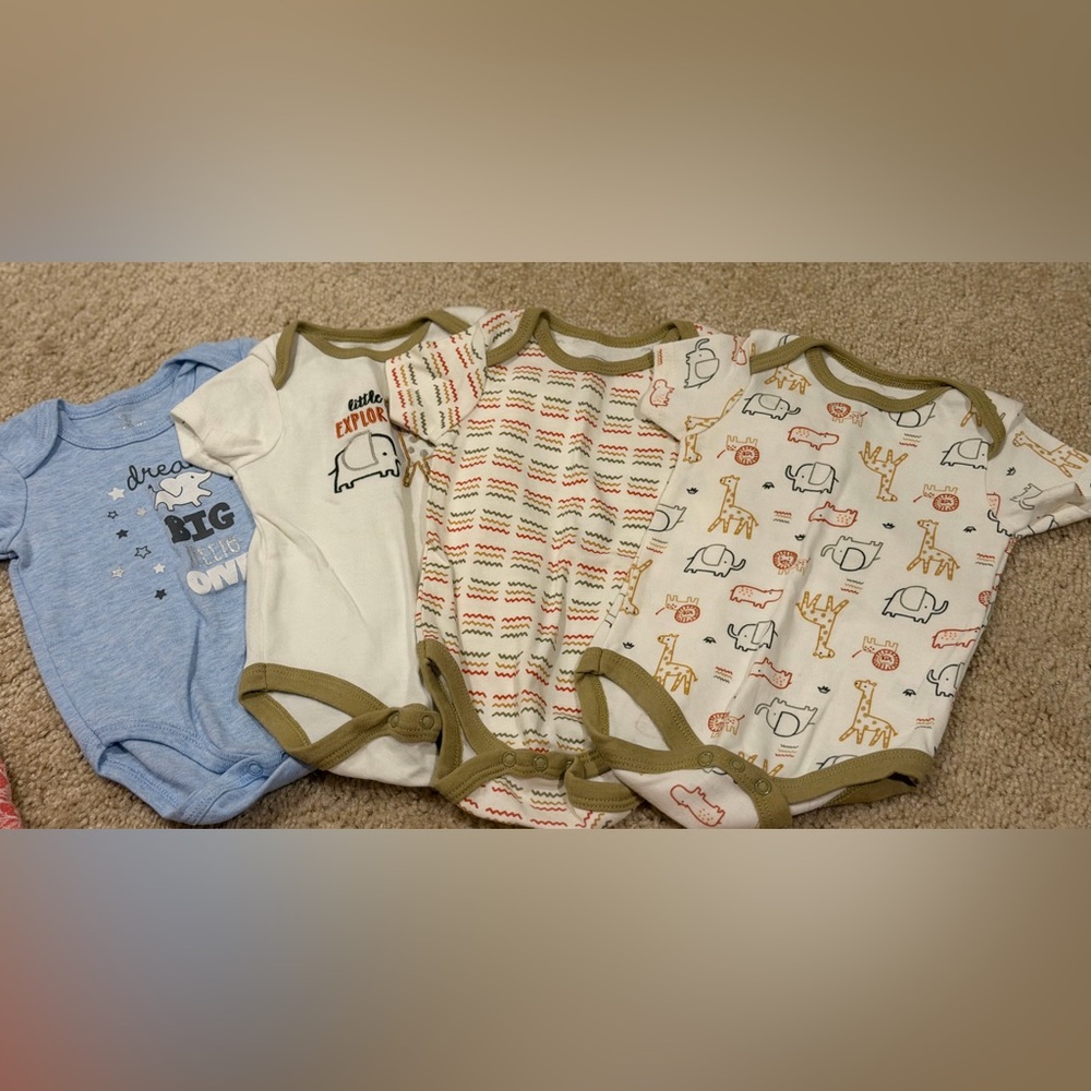 Baby Bodysuit Set with Animal Prints